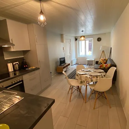 Mister Charles Est Cosy - Place Du Marche 3* Apartment
