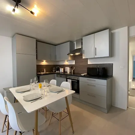 - Les Cosy De - Place Du Marche, Proche Gare Apartment *